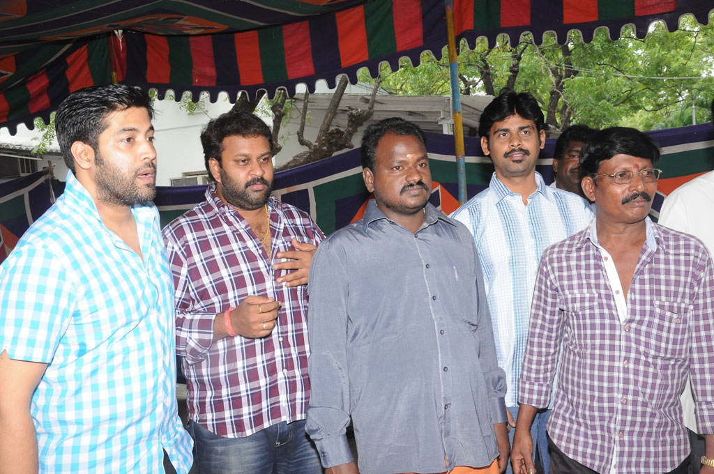 Naan Nallavan Movie Launch Event hd photo