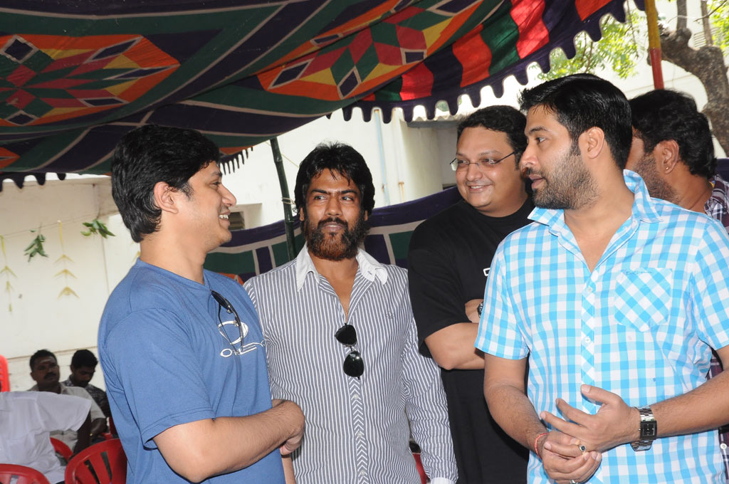 Naan Nallavan Movie Launch Event hd photo