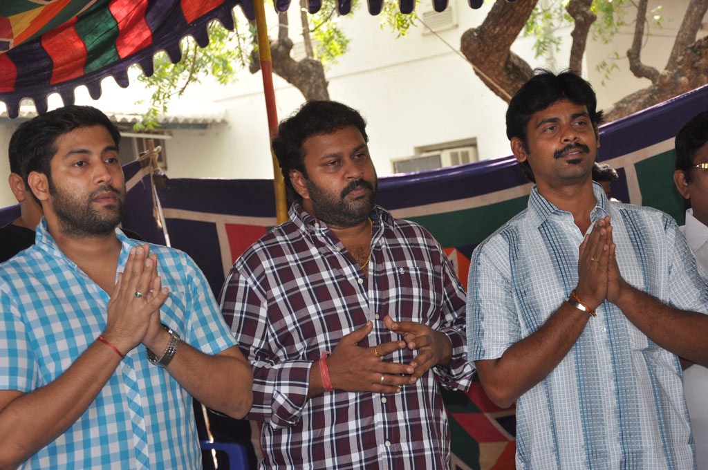Naan Nallavan Movie Launch Event hd photo