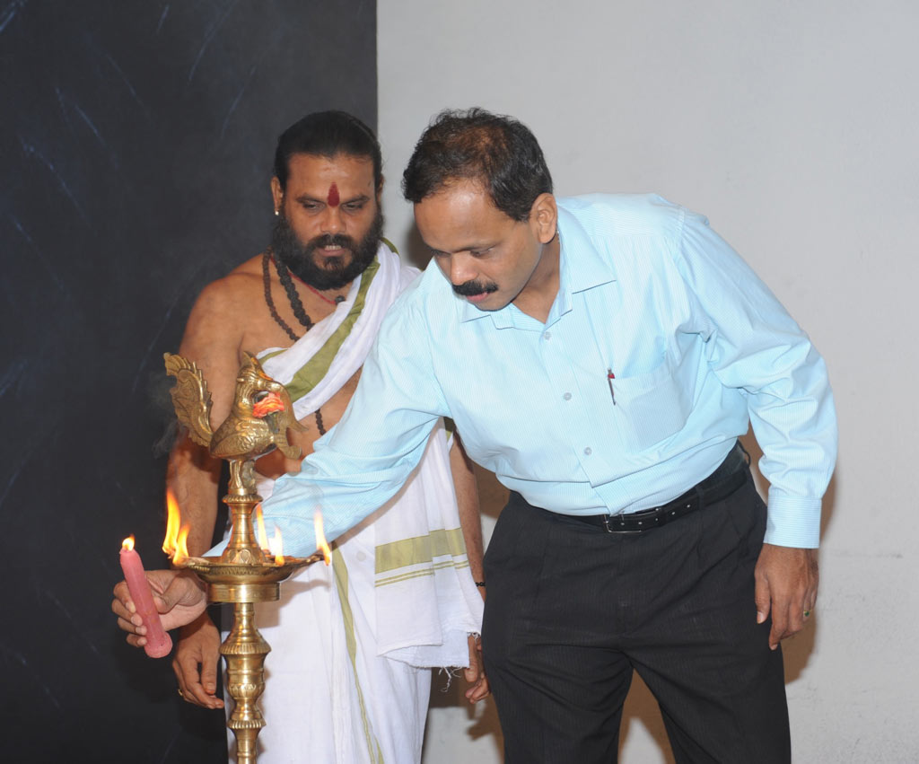 Thandavam Movie Launch Event hd photo