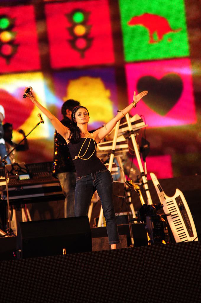 Harris On the Edge Music Concert Stills Event hd photo