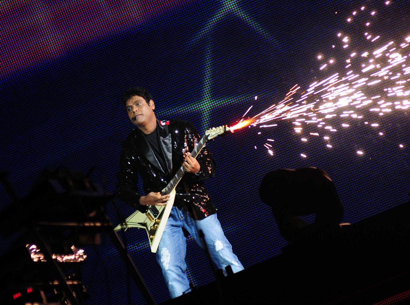 Harris On the Edge Music Concert Stills Event hd photo