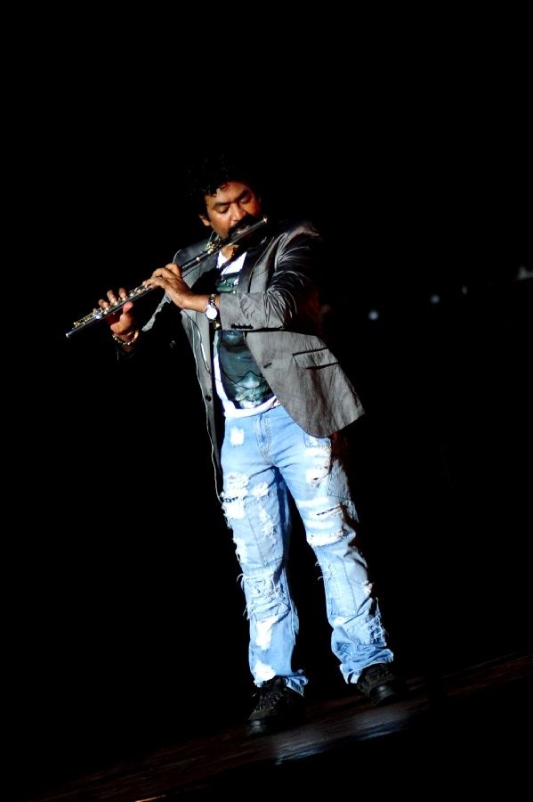 Harris On the Edge Music Concert Stills Event hd photo