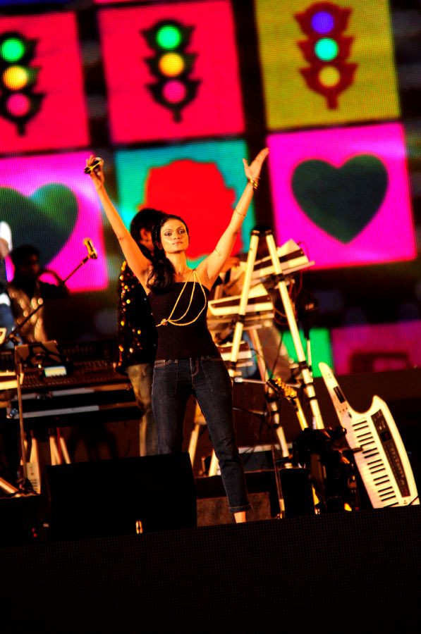 Harris On the Edge Music Concert Stills Event hd photo