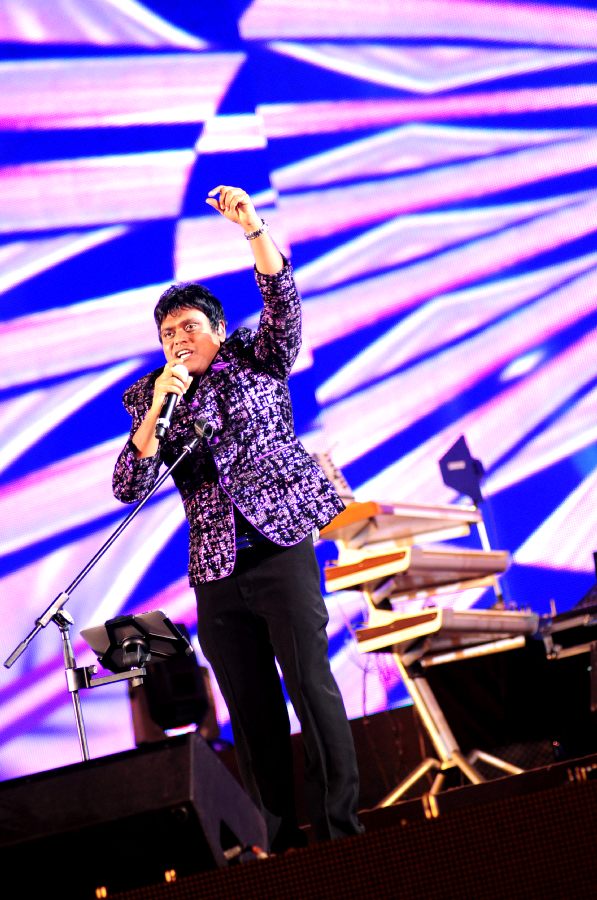 Harris On the Edge Music Concert Stills Event hd photo