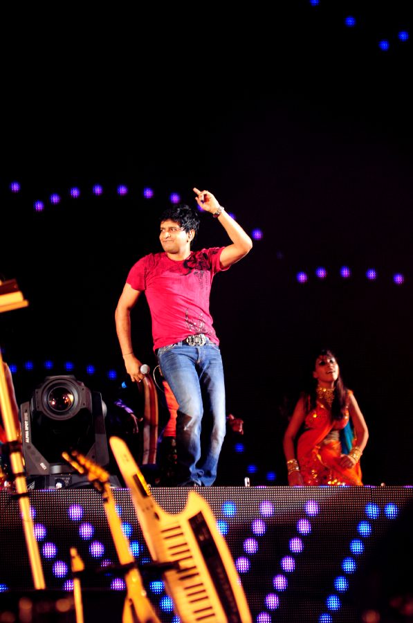 Harris On the Edge Music Concert Stills Event hd photo