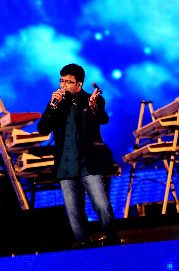 Harris On the Edge Music Concert Stills Event hd photo