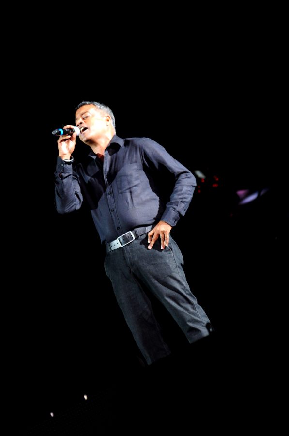 Harris On the Edge Music Concert Stills Event hd photo