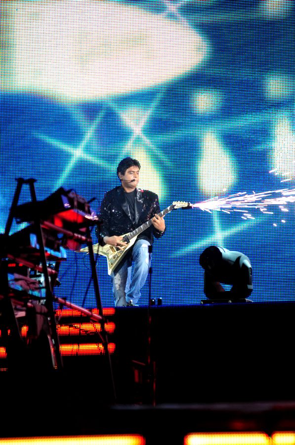 Harris On the Edge Music Concert Stills Event hd photo