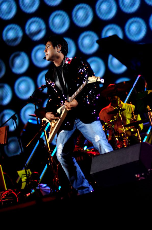Harris On the Edge Music Concert Stills Event hd photo