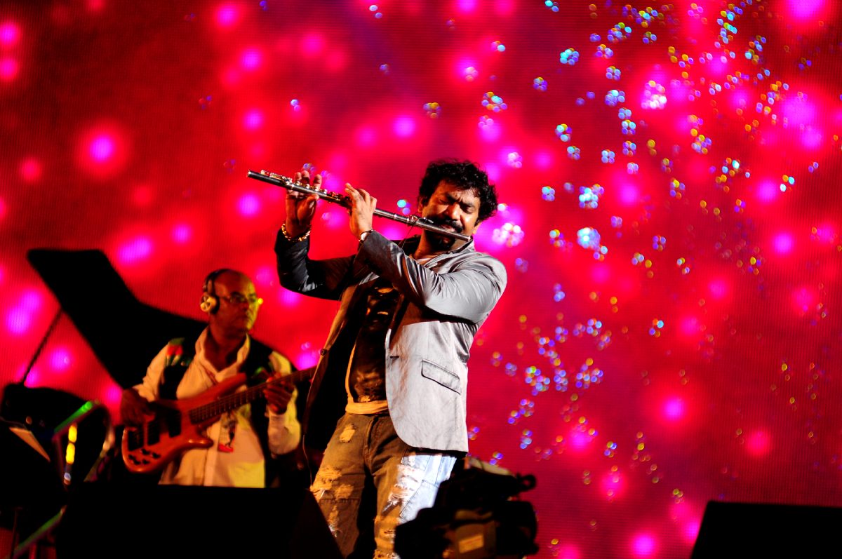 Harris On the Edge Music Concert Stills Event hd photo