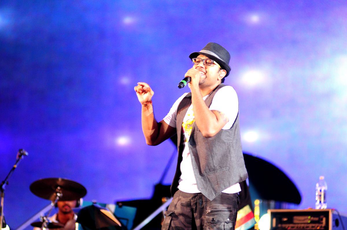 Harris On the Edge Music Concert Stills Event hd photo
