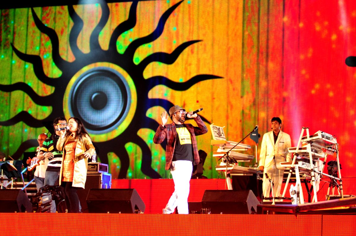 Harris On the Edge Music Concert Stills Event hd photo