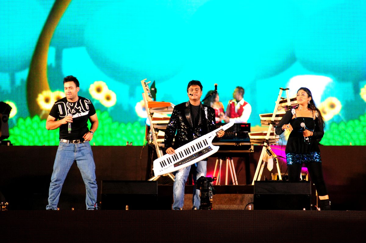 Harris On the Edge Music Concert Stills Event hd photo