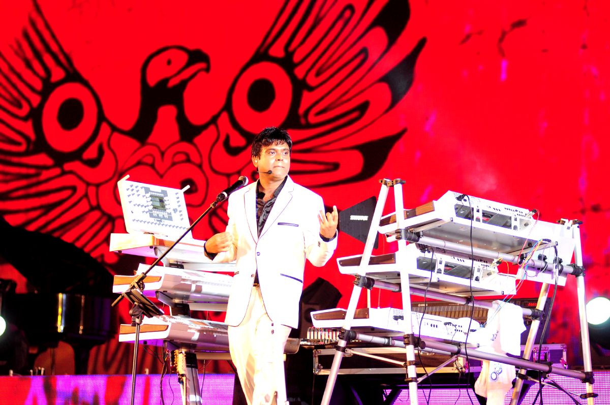 Harris On the Edge Music Concert Stills Event hd photo