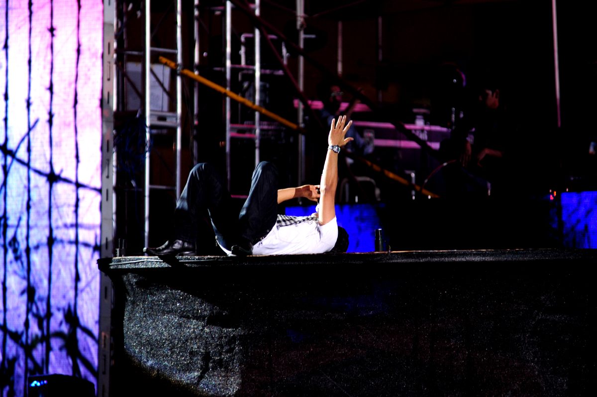 Harris On the Edge Music Concert Stills Event hd photo