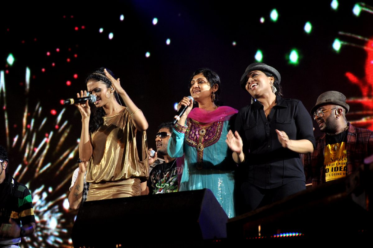 Harris On the Edge Music Concert Stills Event hd photo