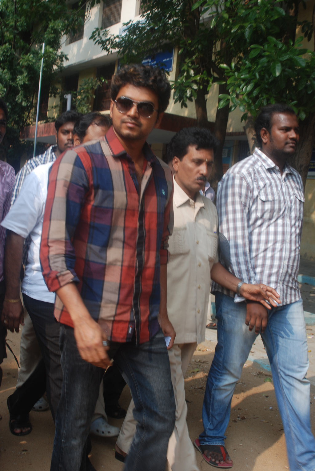 Kollywood Celebrities Cast Their Votes Event hd photo