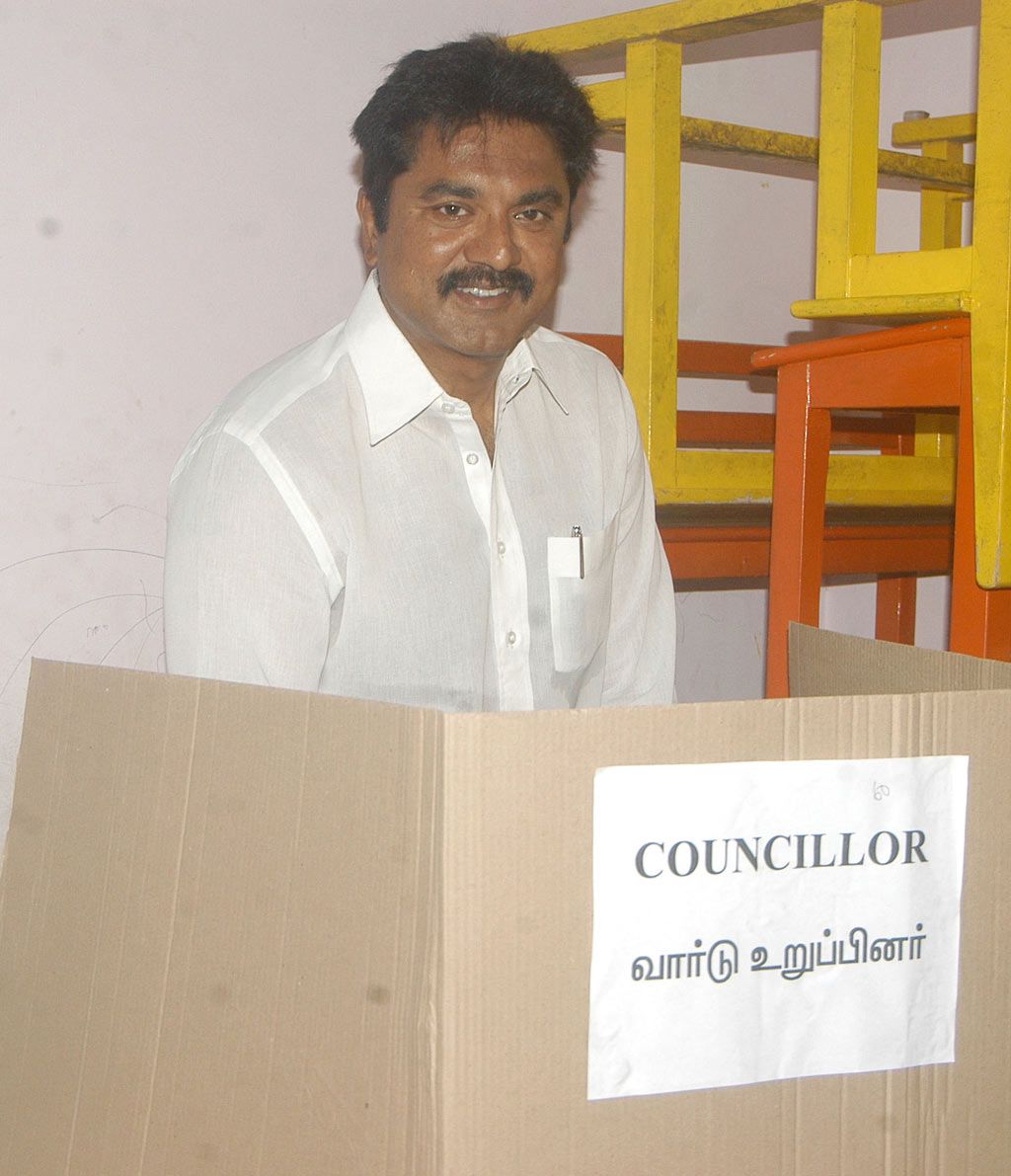 Kollywood Celebrities Cast Their Votes Event hd photo