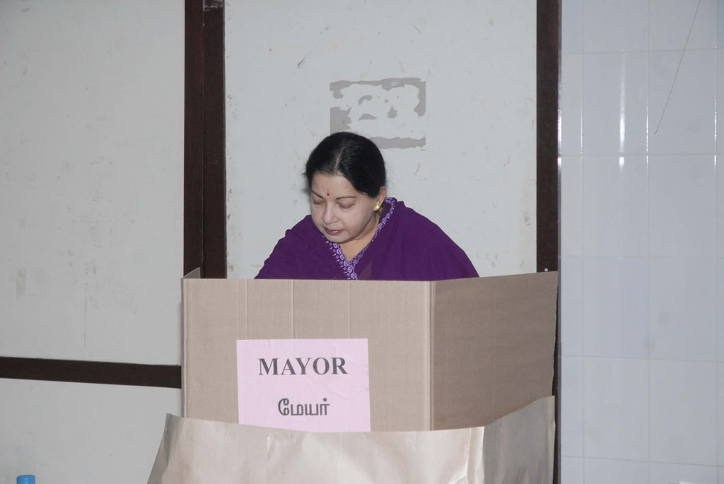 Kollywood Celebrities Cast Their Votes Event hd photo