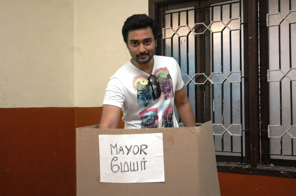 Kollywood Celebrities Cast Their Votes Event hd photo