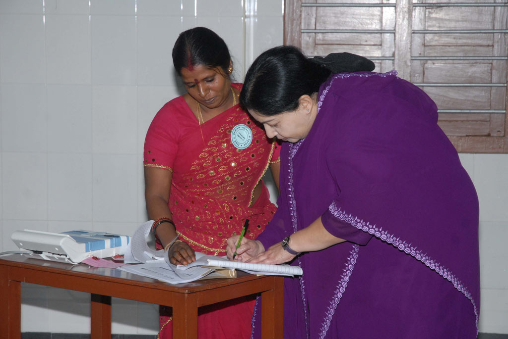 Kollywood Celebrities Cast Their Votes Event hd photo