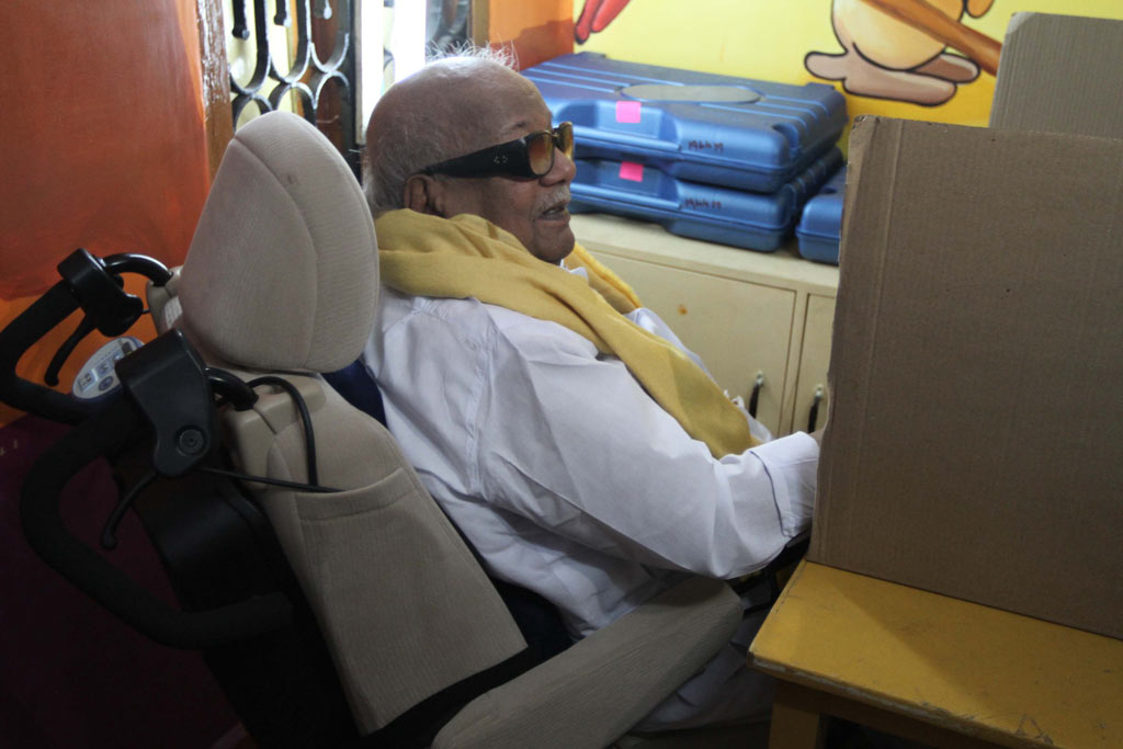 Kollywood Celebrities Cast Their Votes Event hd photo
