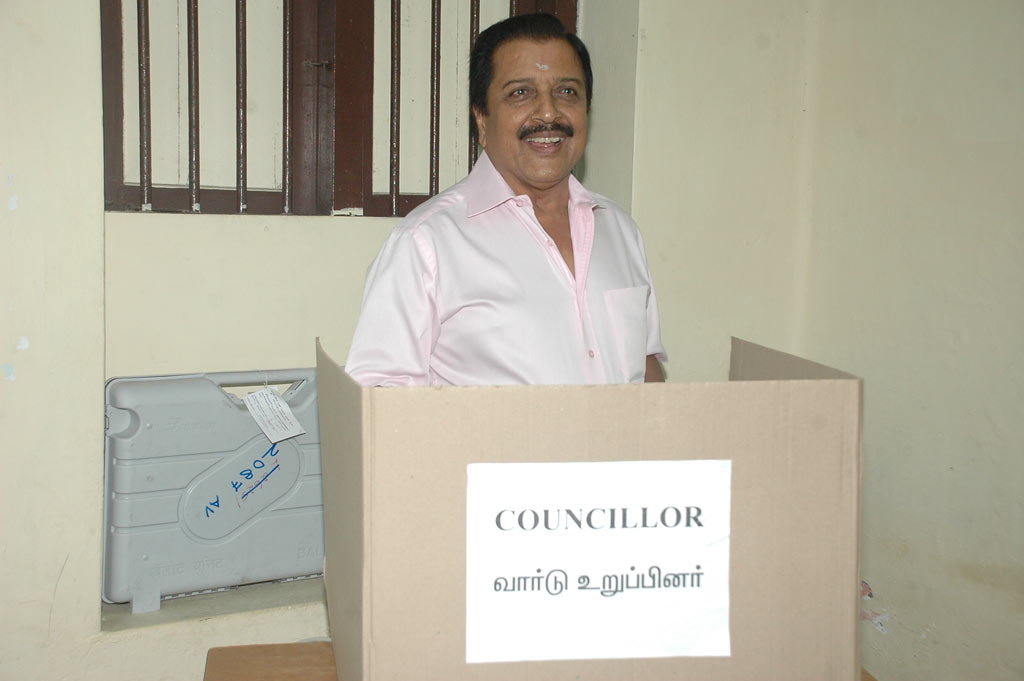 Kollywood Celebrities Cast Their Votes Event hd photo