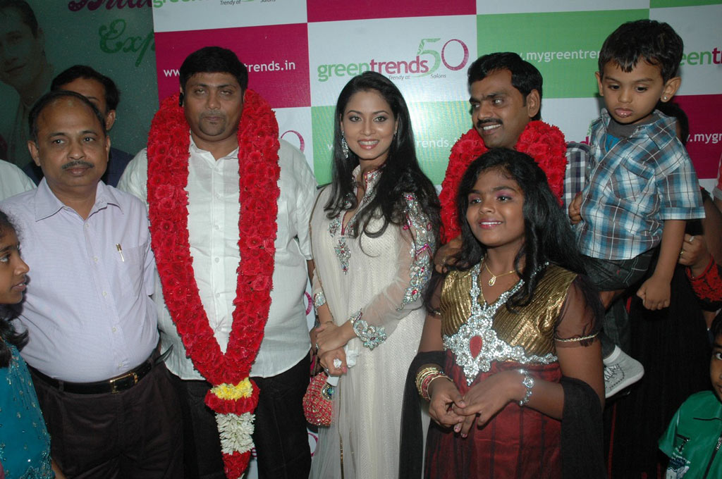 Pooja Launches 50th Green Trends Salon Event hd photo