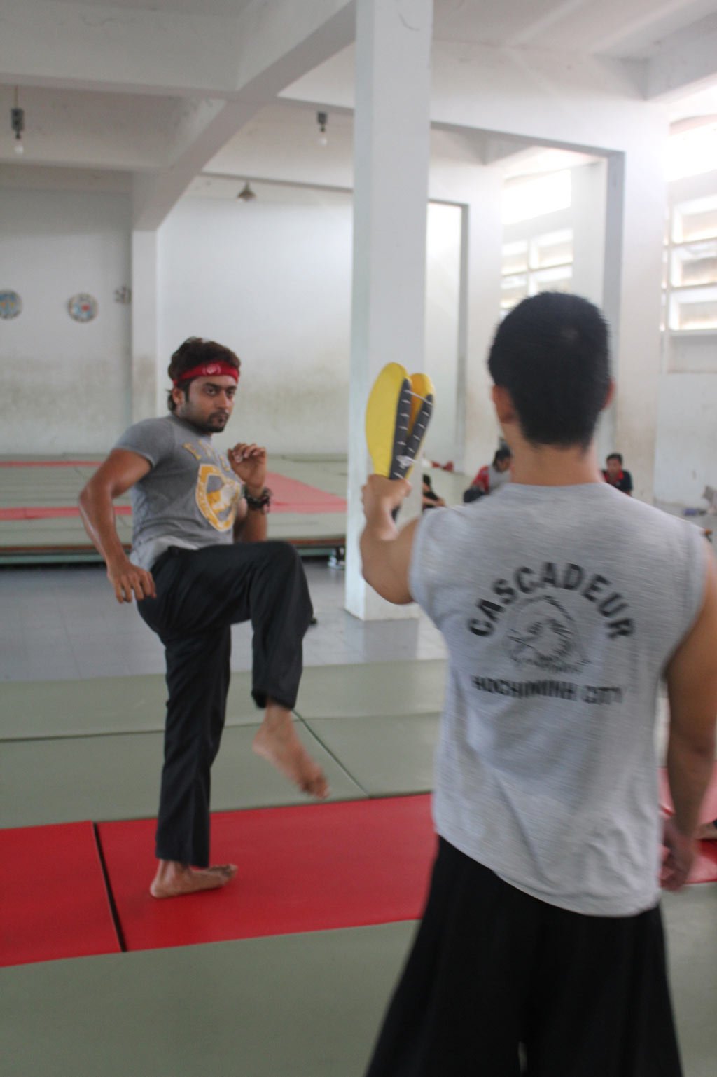 Suriya Practicing Martial Arts For '7aum Arivu' Event hd photo