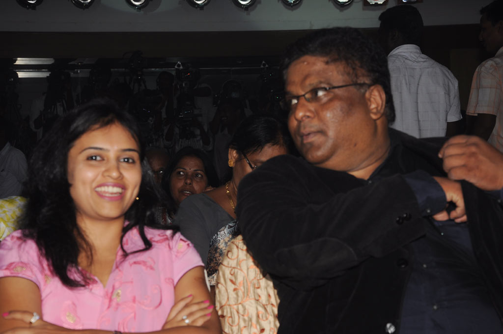Harris Jayaraj On the EDGE Concert Pressmeet Event hd photo