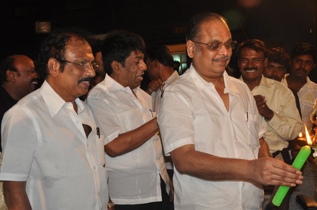 Unathu Vizhiyil Audio Launch Event hd photo