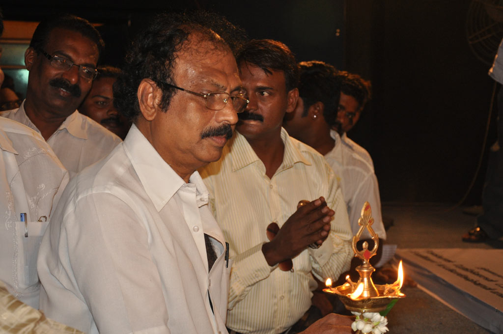 Unathu Vizhiyil Audio Launch Event hd photo