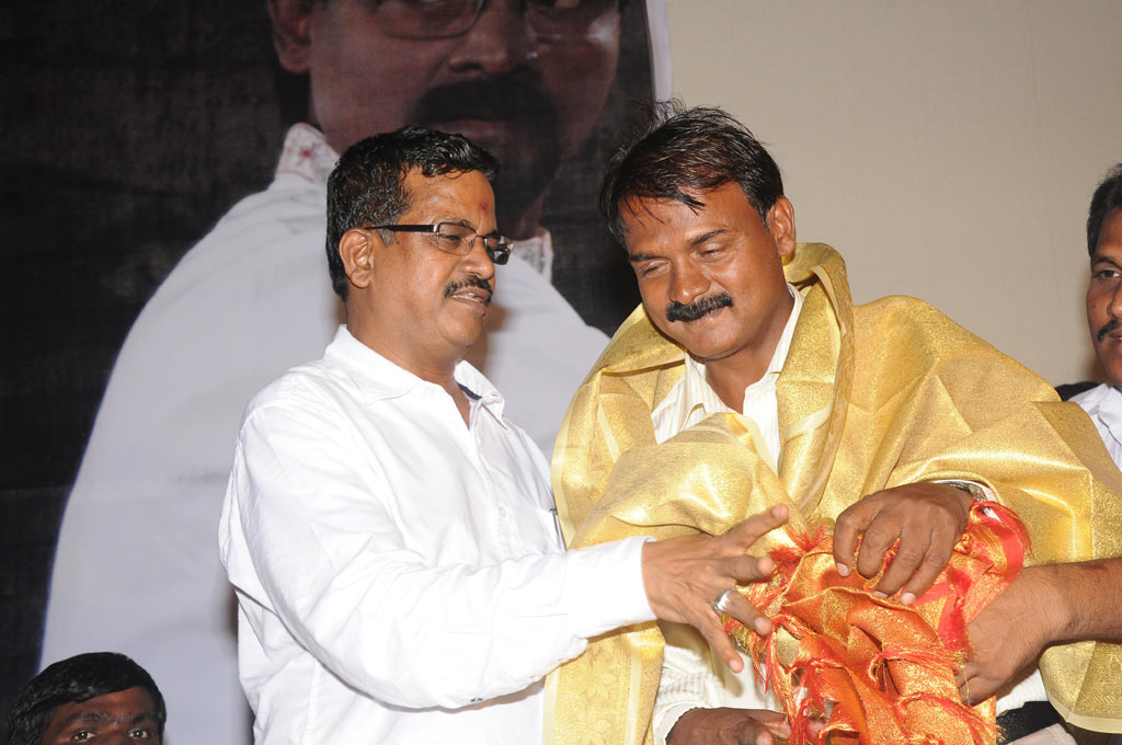 Unathu Vizhiyil Audio Launch Event hd photo