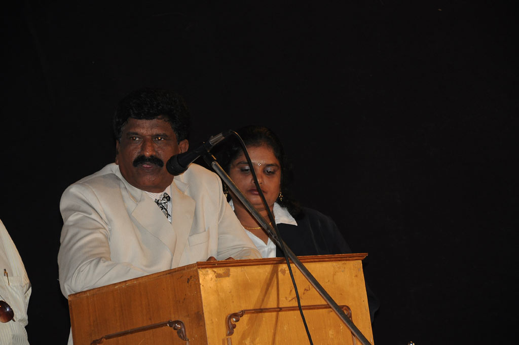 Unathu Vizhiyil Audio Launch Event hd photo