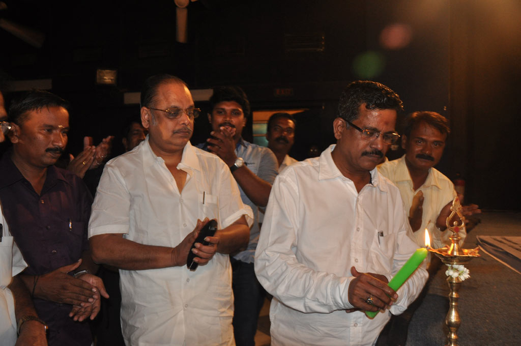 Unathu Vizhiyil Audio Launch Event hd photo