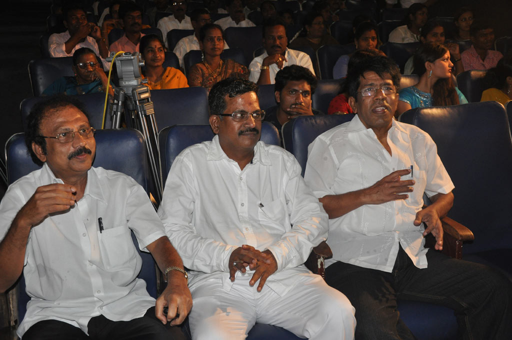 Unathu Vizhiyil Audio Launch Event hd photo