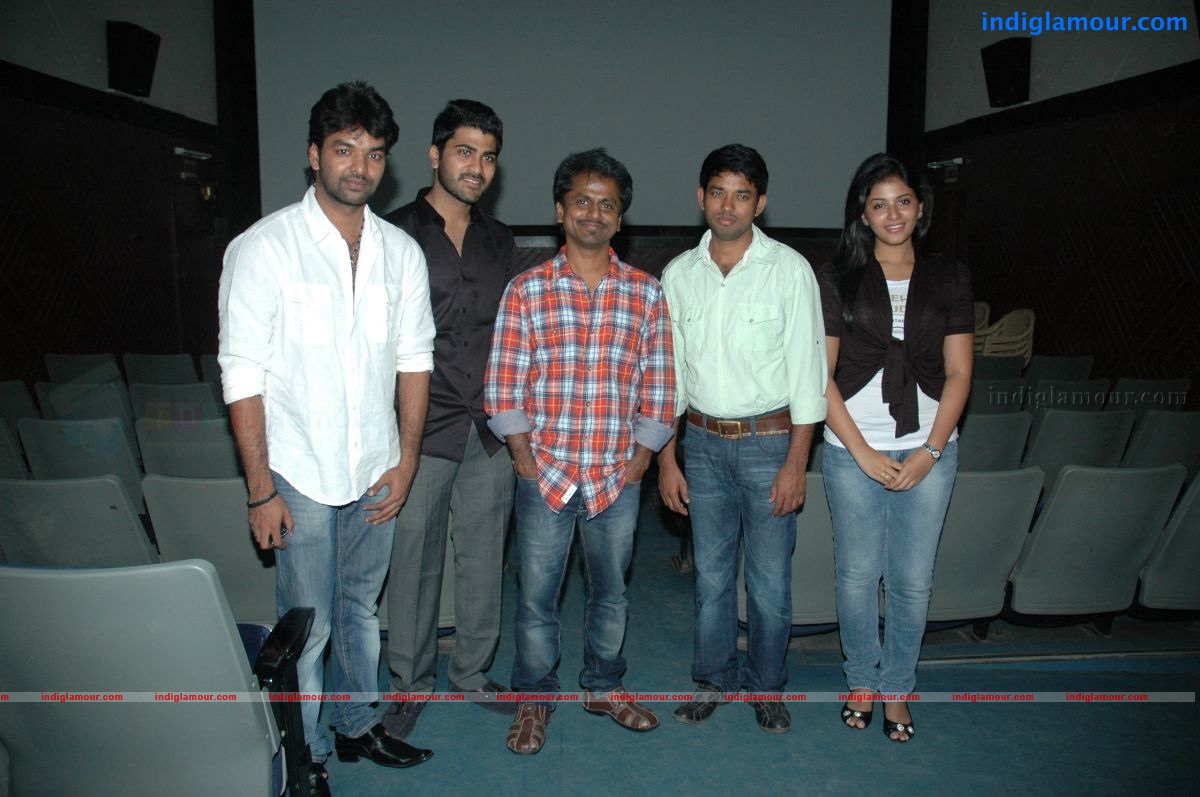 Engeyum Eppothu Premiere Show Event hd photo