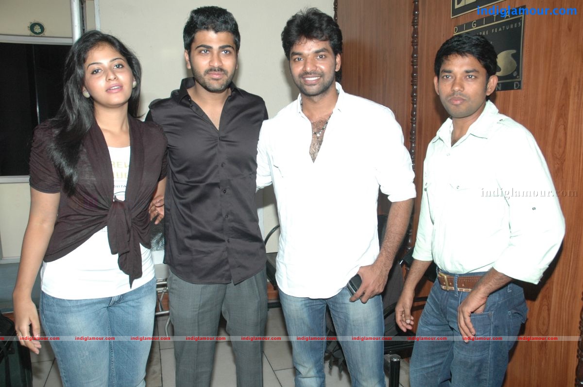 Engeyum Eppothu Premiere Show Event hd photo