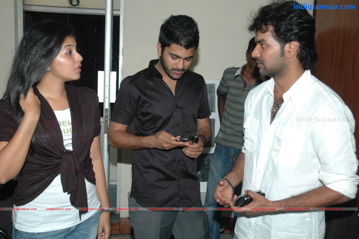 Engeyum Eppothu Premiere Show Event hd photo