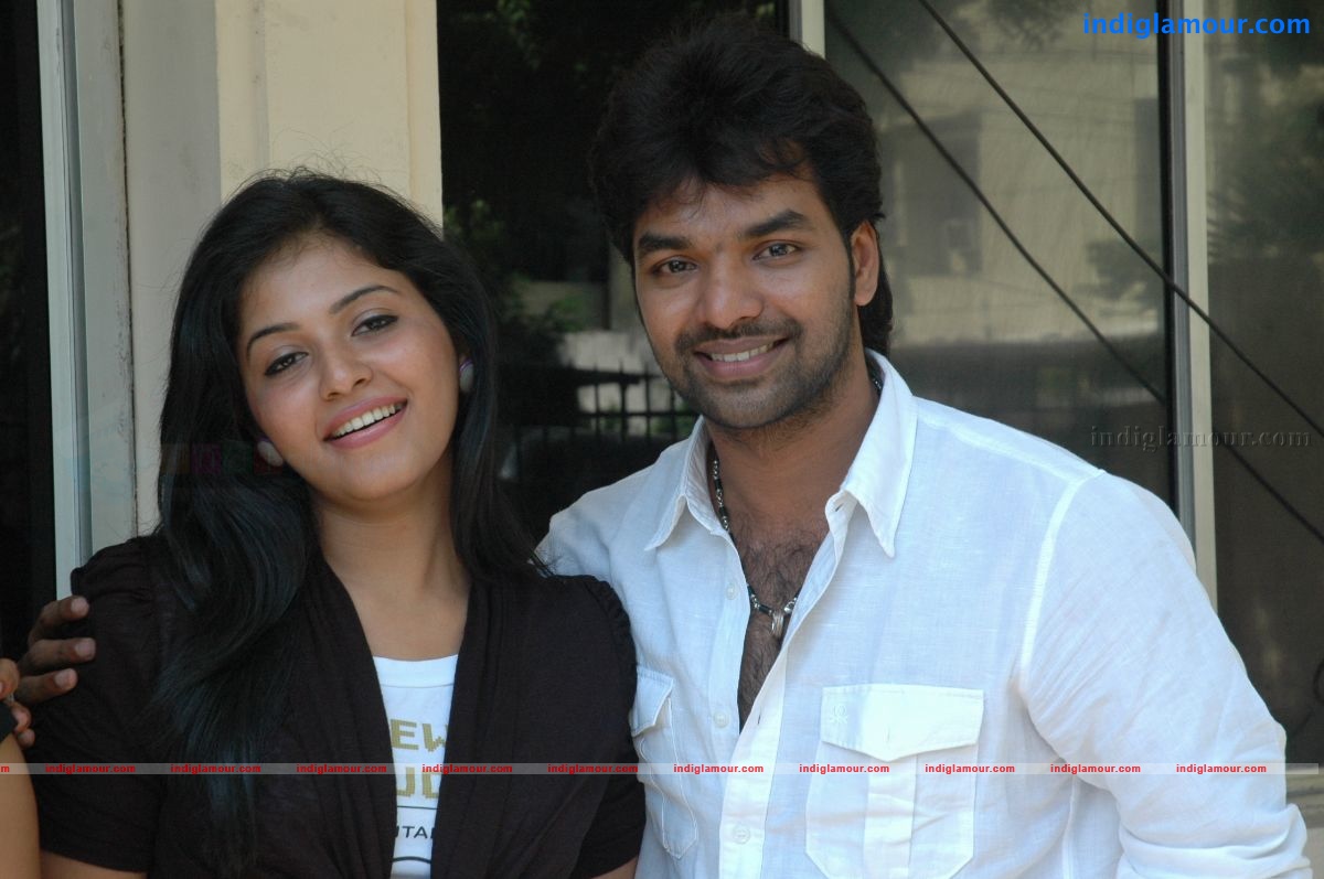 Engeyum Eppothu Premiere Show Event hd photo