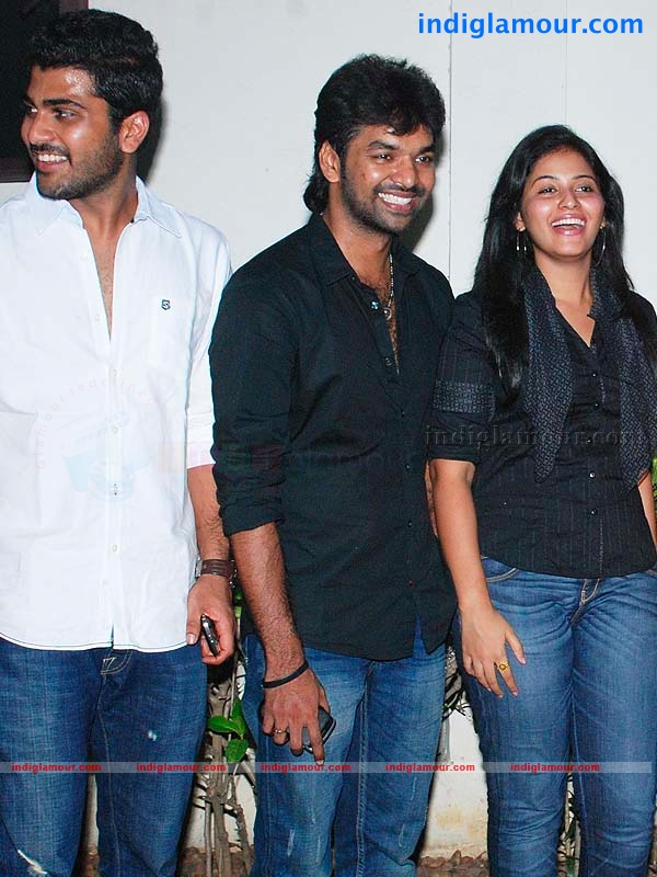 Engeyum Eppothum Press Show Event hd photo