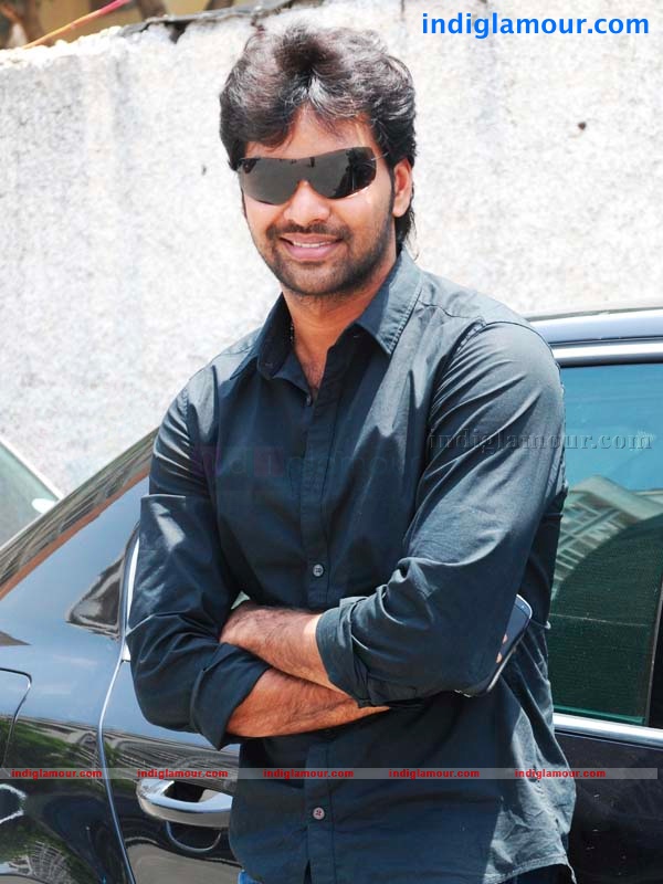 Engeyum Eppothum Press Show Event hd photo