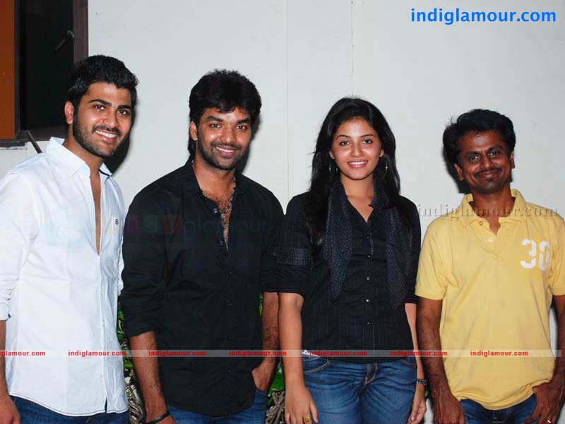 Engeyum Eppothum Press Show Event hd photo
