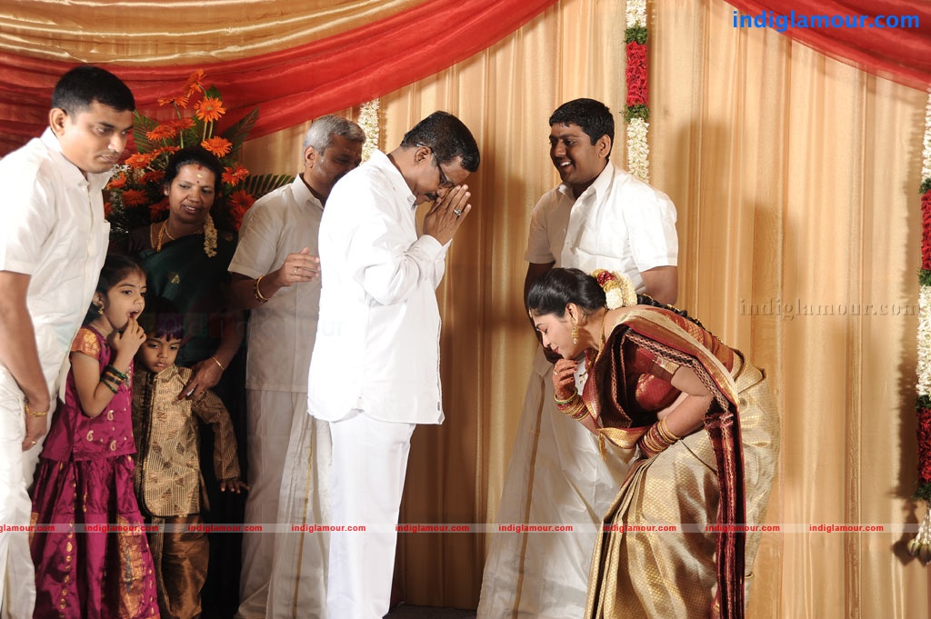 Satheesh and Anjali Engagement Event hd photo