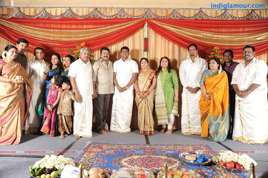 Satheesh and Anjali Engagement Event hd photo