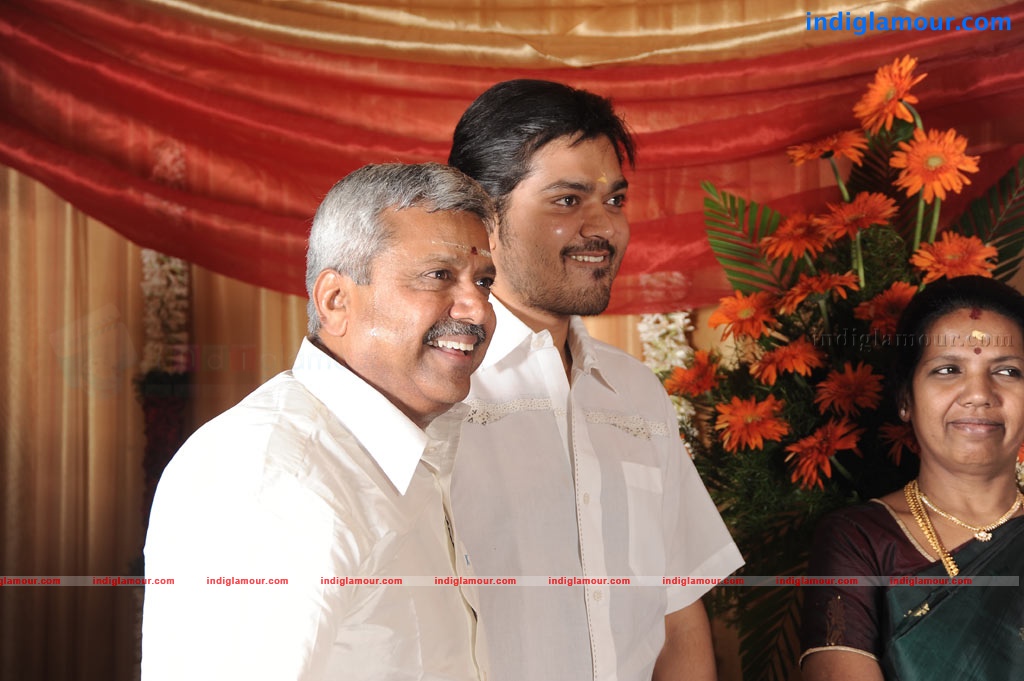 Satheesh and Anjali Engagement Event hd photo