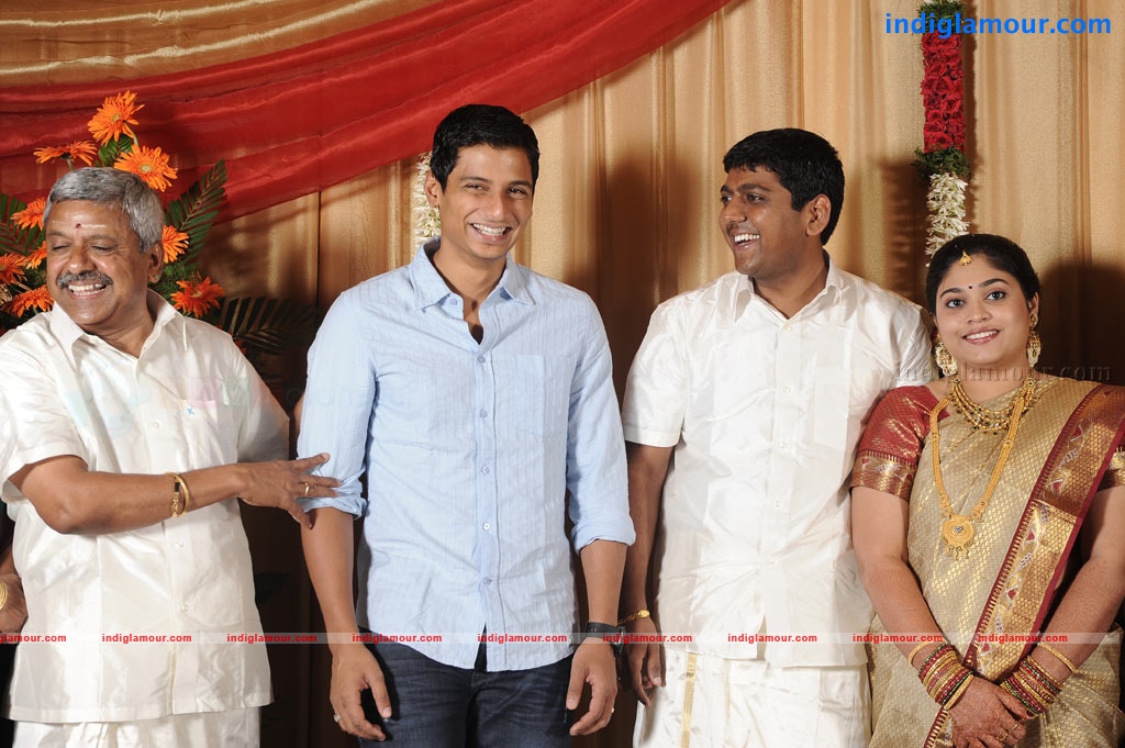 Satheesh and Anjali Engagement Event hd photo