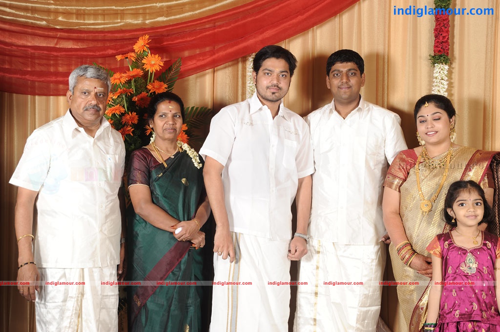 Satheesh and Anjali Engagement Event hd photo