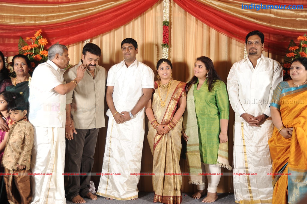 Satheesh and Anjali Engagement Event hd photo